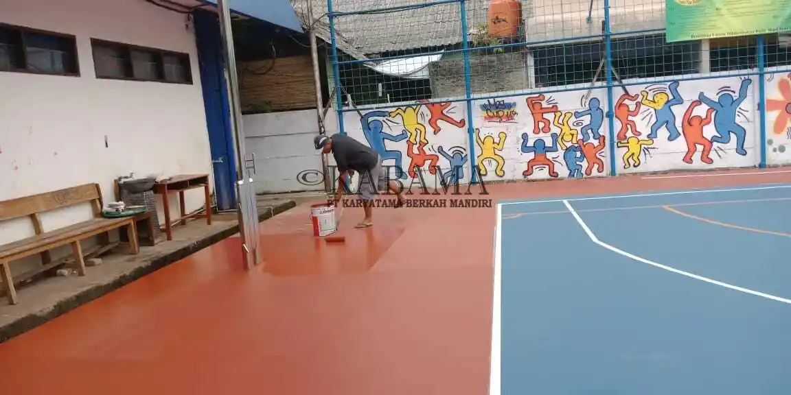 Dokumentasi proyek cat lapangan olahraga